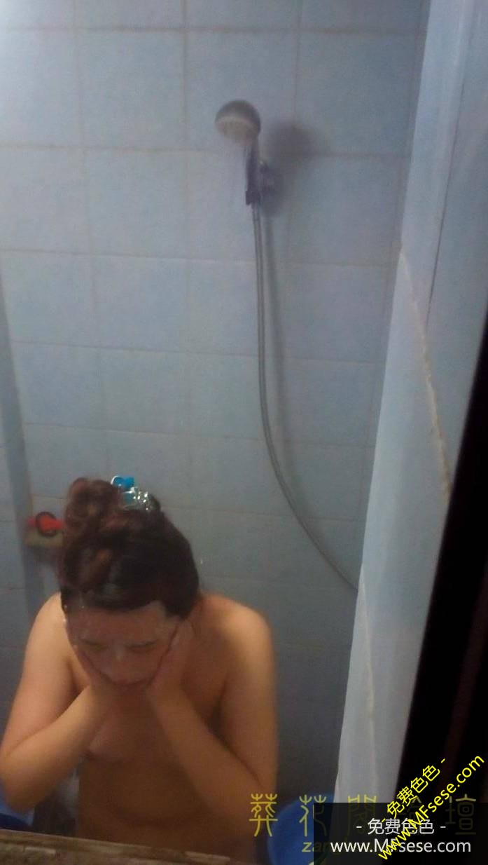 19814208ad1437323eccb7d655e46cf998cead52.jpg